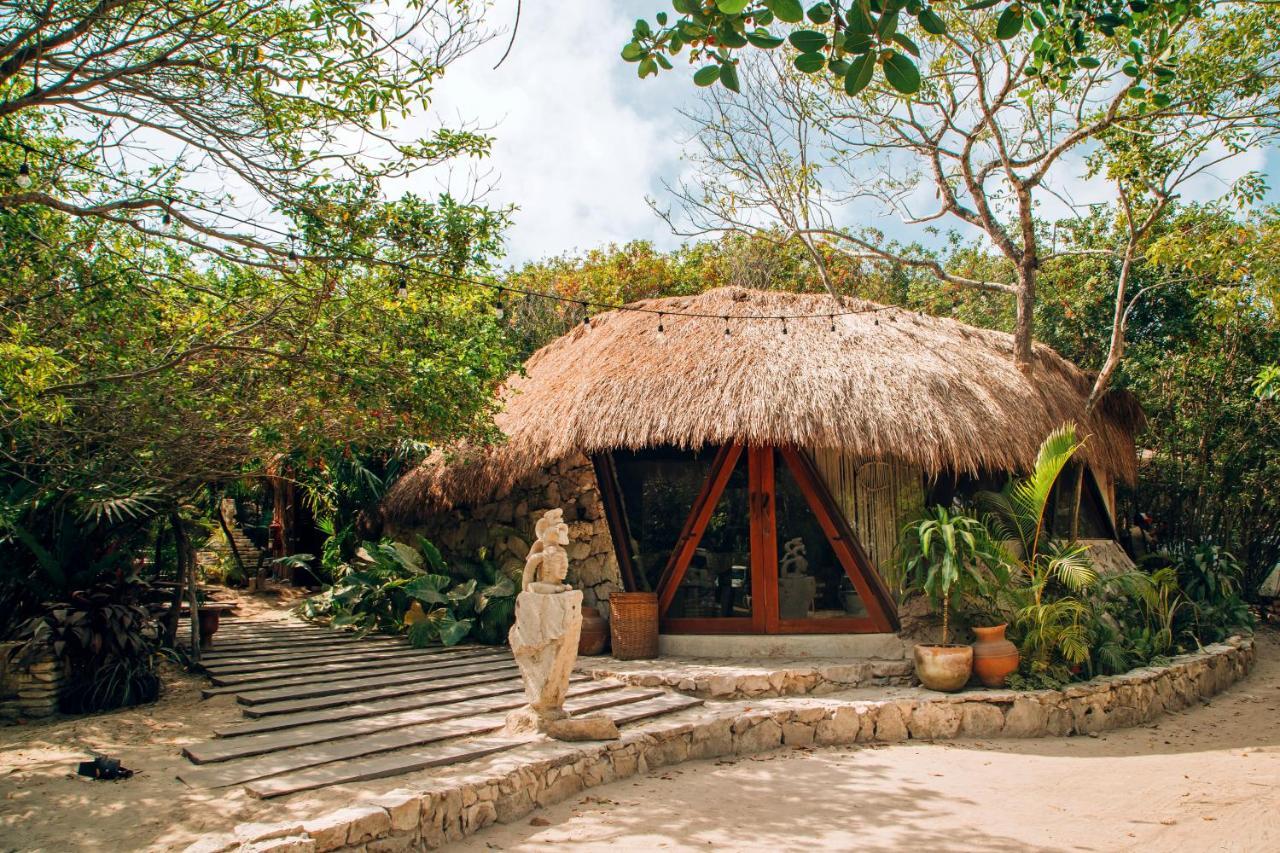Ikal Tulum Hotel Exterior foto The entrance to the spa at Xcaret Eco Park